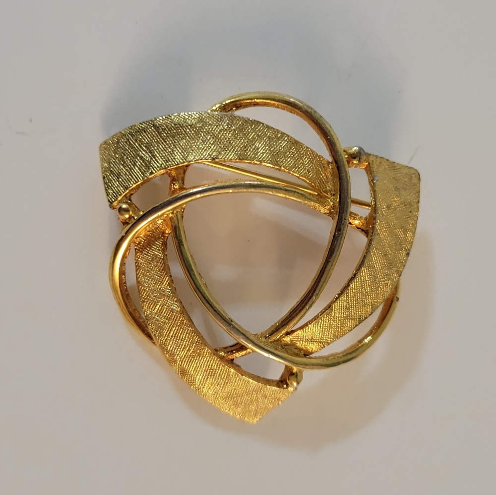 Vintage Trangular Textured Brooch - image 1